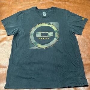 Oakley T-Shirt